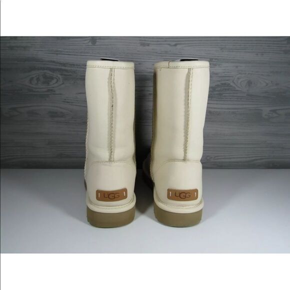 UGG CLASSIC SHORT CASHMERE LEATHER BOOTS - Picture 7 of 8